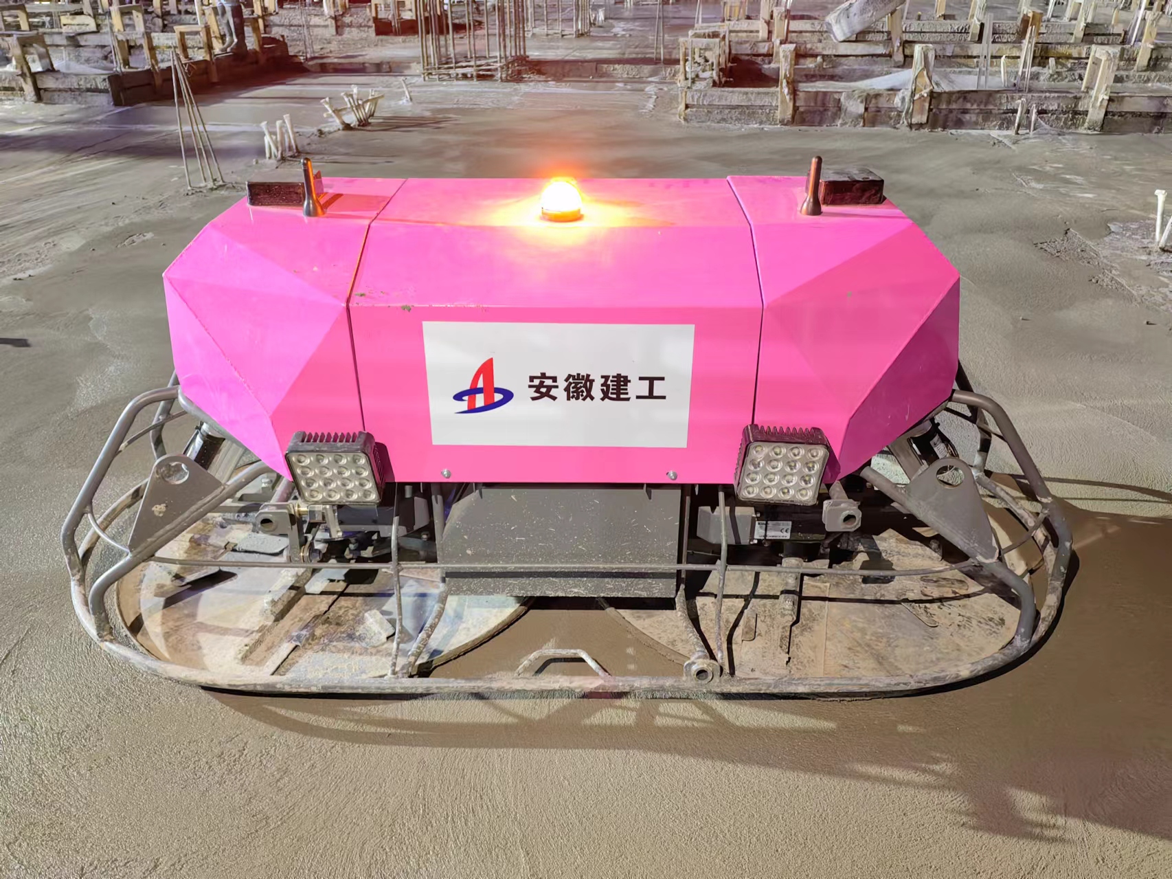 混凝土地面抹光機器人.jpeg 混凝土地面抹光機器人.jpeg